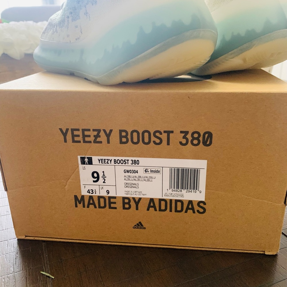 Yeezy 380 Alien - Picture 8 of 10